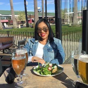 Meet your Posher, Stephanie